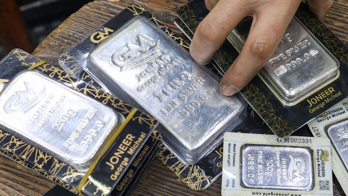 Analisis Perak $52 Lagi: Squeeze London Belum Usai? - Data Pasar 2025-10-15