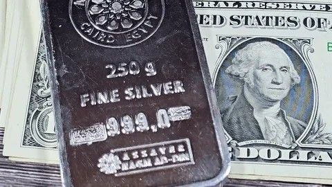 Analisis Tekanan Ganda: USD Bangkit & Profit-Taking, Perak Drop - Data Pasar 2025-10-17