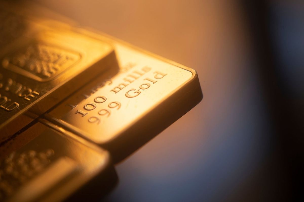 Analisis Emas Jalan di Tempat Jelang Keputusan The Fed - Data Pasar 2025-12-08